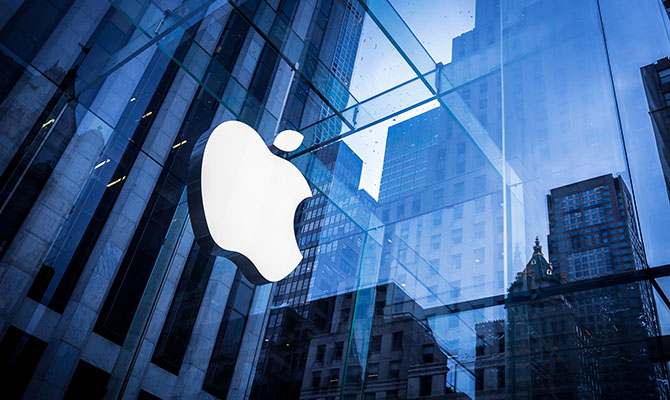 Apple сократила годовую выручку впервые за 15 лет