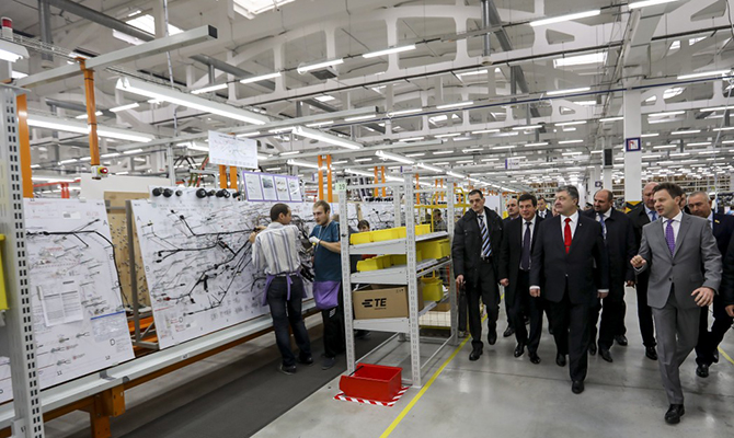В Житомирской области запустили завод, работающий на Audi, Volkswagen и Porsche