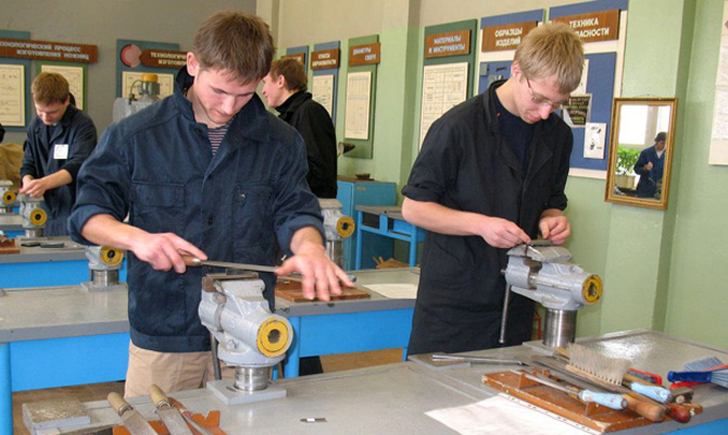 Кабмин выделит 50 млн на профтехобразование