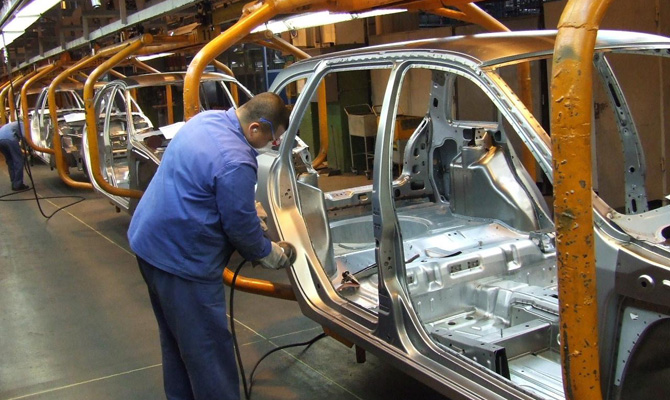 «АвтоВаз» увеличил убыток в 2,2 раза