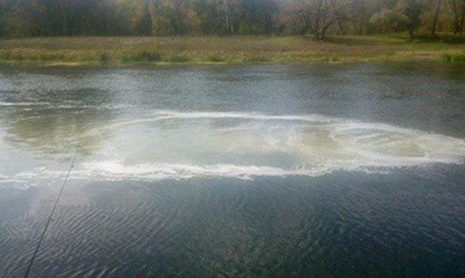 В Луганской области завод сливал химические отходы в Северский Донец