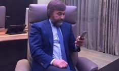 Новинский перенес возвращение в Украину на день