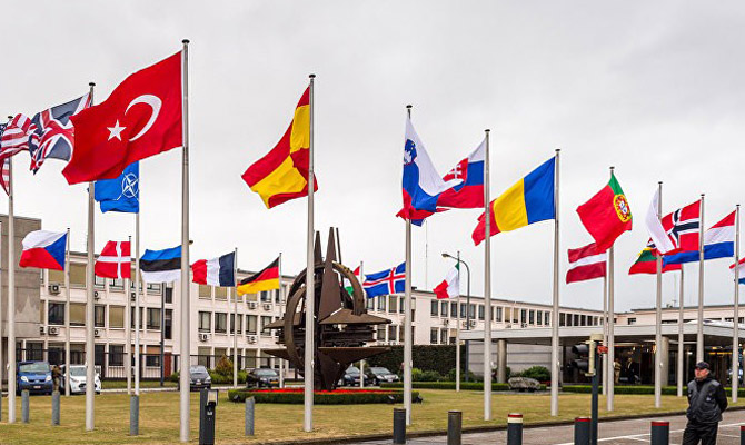 НАТО перенесло зимний саммит альянса на лето