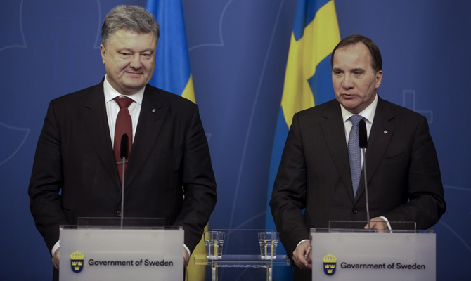 Украина просит ЕС продлевать санкции против России сразу на год