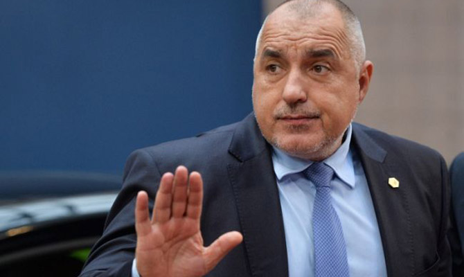 Премьер-министр Болгарии подал в отставку после президентских выборов