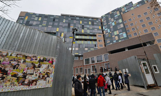 Строительство первой очереди «Охматдета» завершится до конца лета, — Гройсман