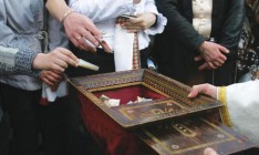 Порошенко освободил от налогообложения благотворительную деятельность церквей