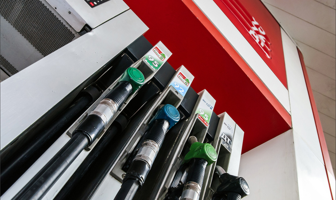 СБУ и ГФС заблокировали работу 16 импортеров нефтепродуктов