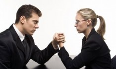 Мужчины в Украине зарабатывают в среднем на 1,5 тыс. грн больше женщин, - Госстат