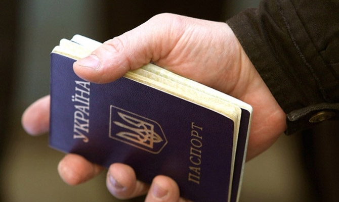 78% украинцев считают права на жизнь и соцзащиту основными, - опрос