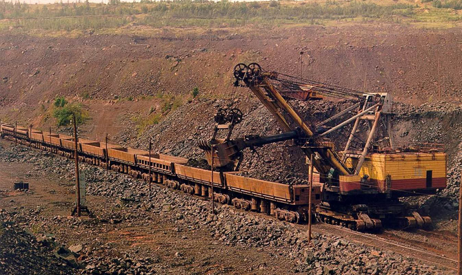 «Евраз-Сухая Балка» нанесла ущерб государству на 12 млн грн незаконной добычей желруды