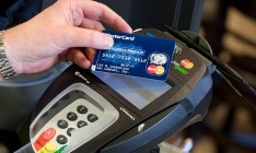 Украинцы не спешат переходить на бесконтактные карты
