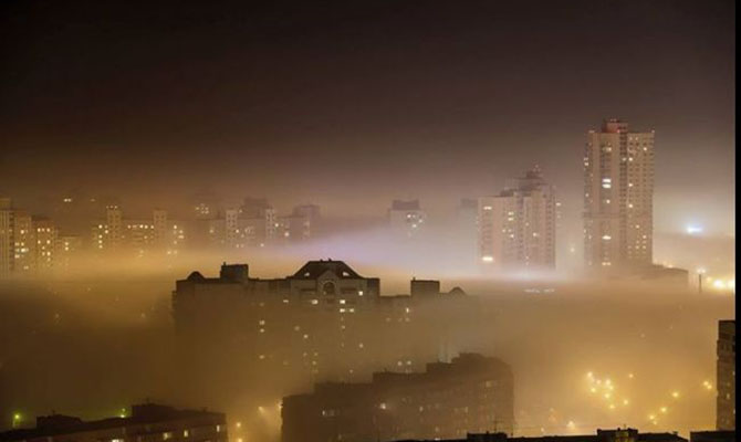 В Киеве суд запретил работу фанерного завода из-за загрязнения воздуха