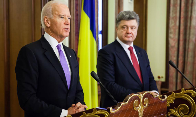 Порошенко и Байден обсудили санкции против РФ и реформы в Украине