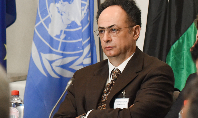 Украину 23 года использовали как «банкомат», — посол ЕС