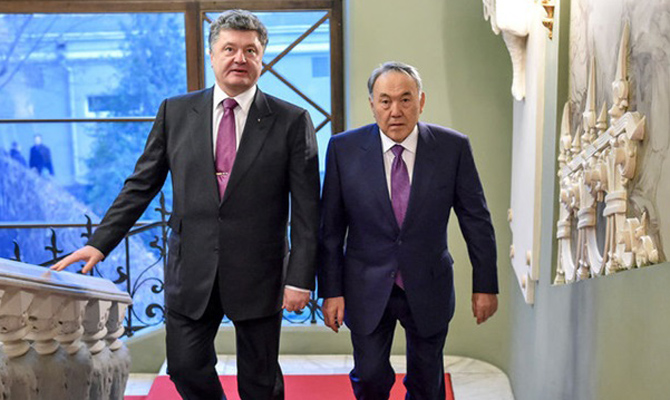 Переговоры по Донбассу хотят перенести в Казахстан