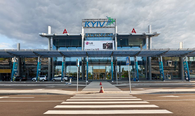 На взятке погорел таможенник аэропорта «Киев»