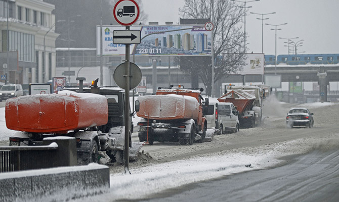 На Рождество в Киев не будут пускать грузовики из-за непогоды