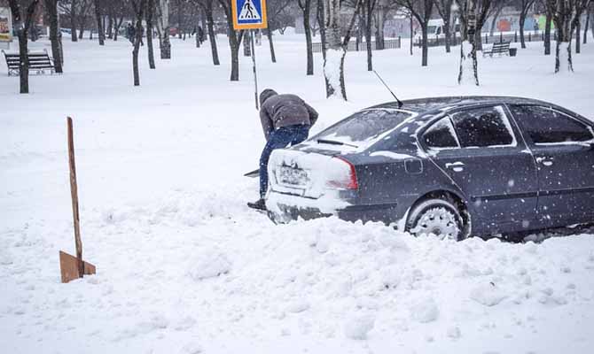 В четырех областях ограничено движение транспорта