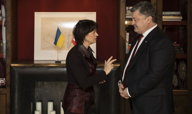 Швейцария выделит Украине 100 млн долларов финансовой помощи