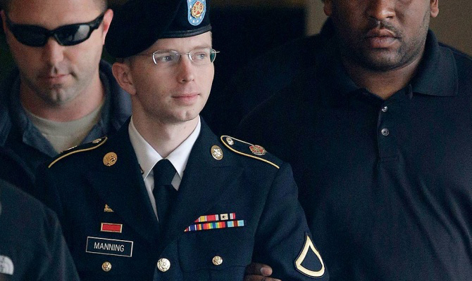 Обама снял 35-летний срок заключения с информатора WikiLeaks