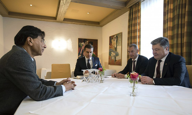 Порошенко в Давосе встретился с руководителями «АрселорМиттал» и  Cargill