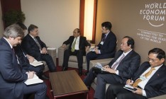 Порошенко в Давосе обсудил с премьером Вьетнама проведение в 2017 году украинско-вьетнамского саммита