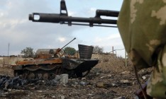 Боевики обстреляли Марьинку, горят несколько домов