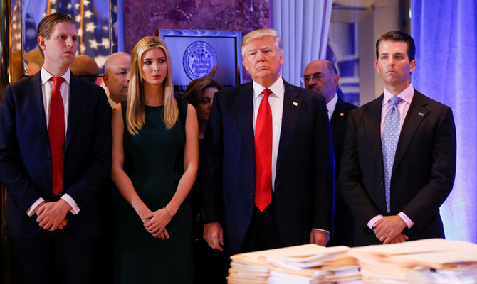 Трамп сохранил влияние на свои активы после инаугурации, — NYT