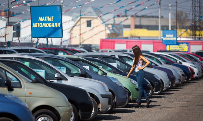 Продажи легковых б/у автомобилей выросли в три раза