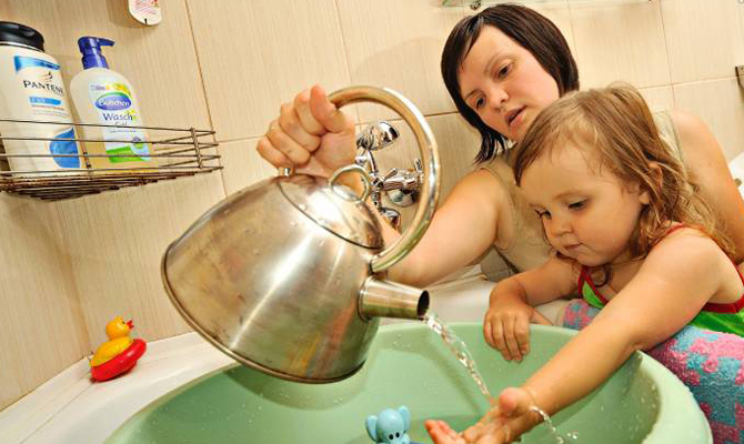 Горячая вода и отопление в Украине за год подорожали на 88,4%