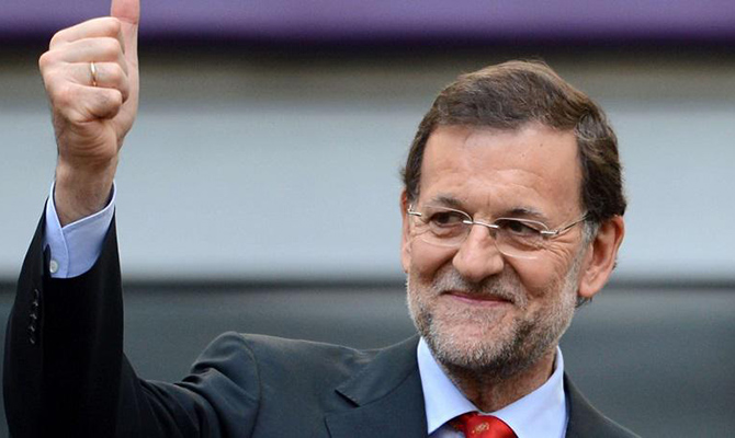 Испанский премьер в четвертый раз стал лидером Народной партии
