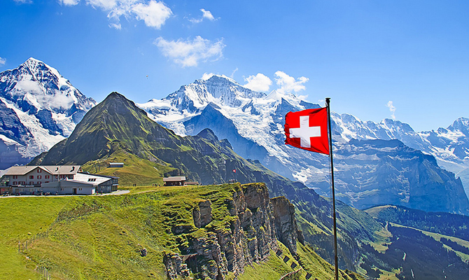 Швейцария сегодня проводит три референдума