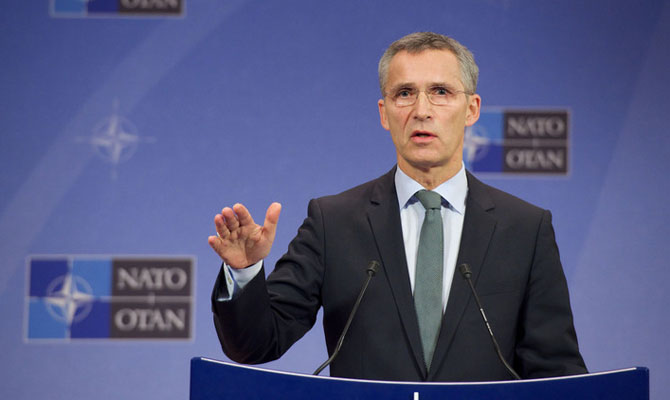 НАТО выступает за диалог с Россией, — Столтенберг