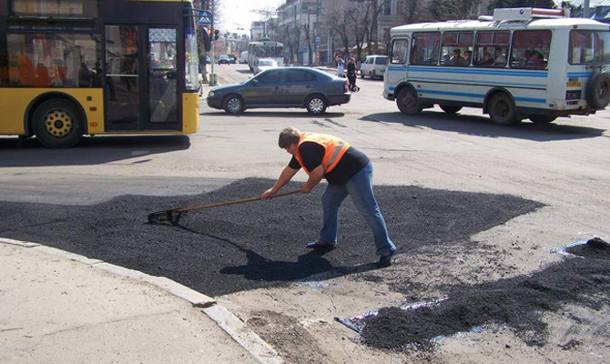 «Киевавтодор» откажется от ямочного ремонта в столице