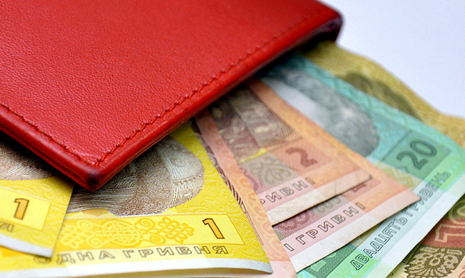 Средняя зарплата в январе уменьшилась на 7,2%