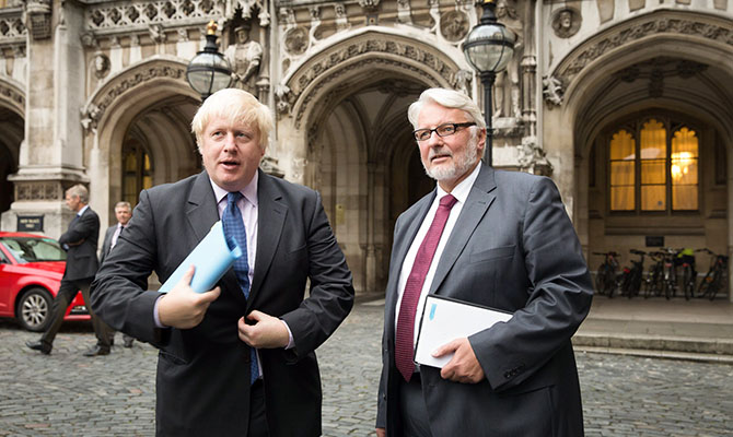 Главы МИД Польши и Британии посетят Киев с целью демонстрации неизменной поддержки Украины