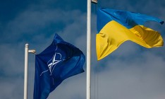 Вступление в ЕС поддерживают почти 60% украинцев, в НАТО - 72%