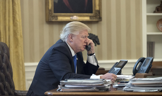 Трамп и Меркель обсудят участие США в решении конфликта в Украине