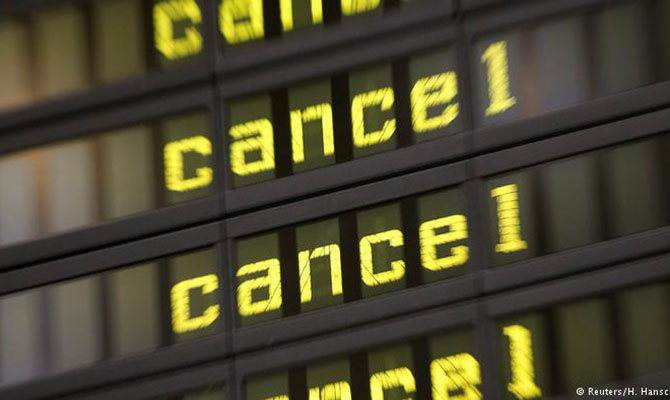 В ФРГ продолжаются забастовки работников аэропортов Берлина, около 90% рейсов отменены