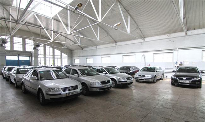 На автопарк Кабмина в 2016 году ушло почти 33 млн грн бюджетных средств