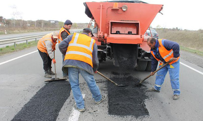 В Мукачево построили крупный асфальтобетонный завод