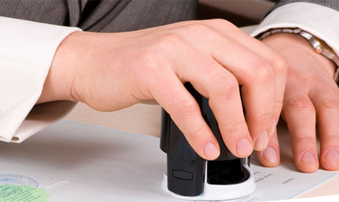 Парламент отменил обязательное использование печатей на официальных документах