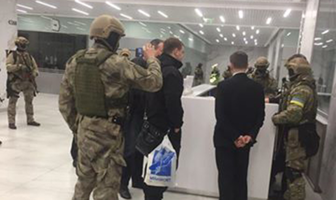 По делу «Тедис Украина» проводится более 100 обысков, - Аваков