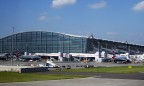 Аэропорты Британии усилили меры безопасности из-за угрозы теракта