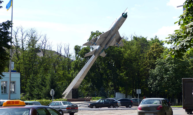 Под Киевом в военной части в результате огнестрельного ранения погиб военнослужащий