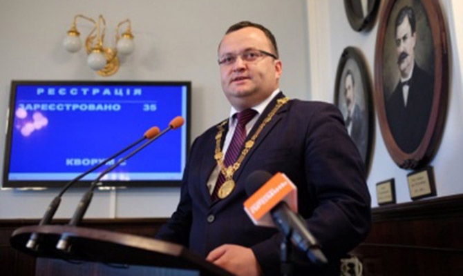 Мэр Черновцов попросил Раду назначить внеочередные выборы городского совета