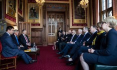 Порошенко призвал Британию упростить визовый режим