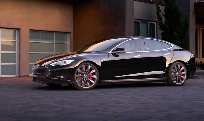 Tesla отзывает 53 тысячи машин из-за проблем с тормозом