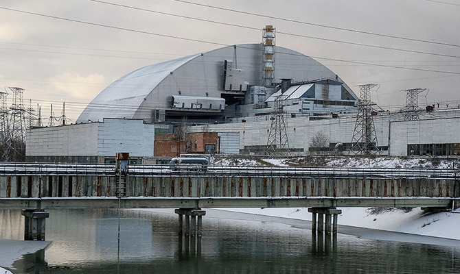 Порошенко прогнозирует введение в эксплуатацию нового саркофага на ЧАЭС в ноябре
